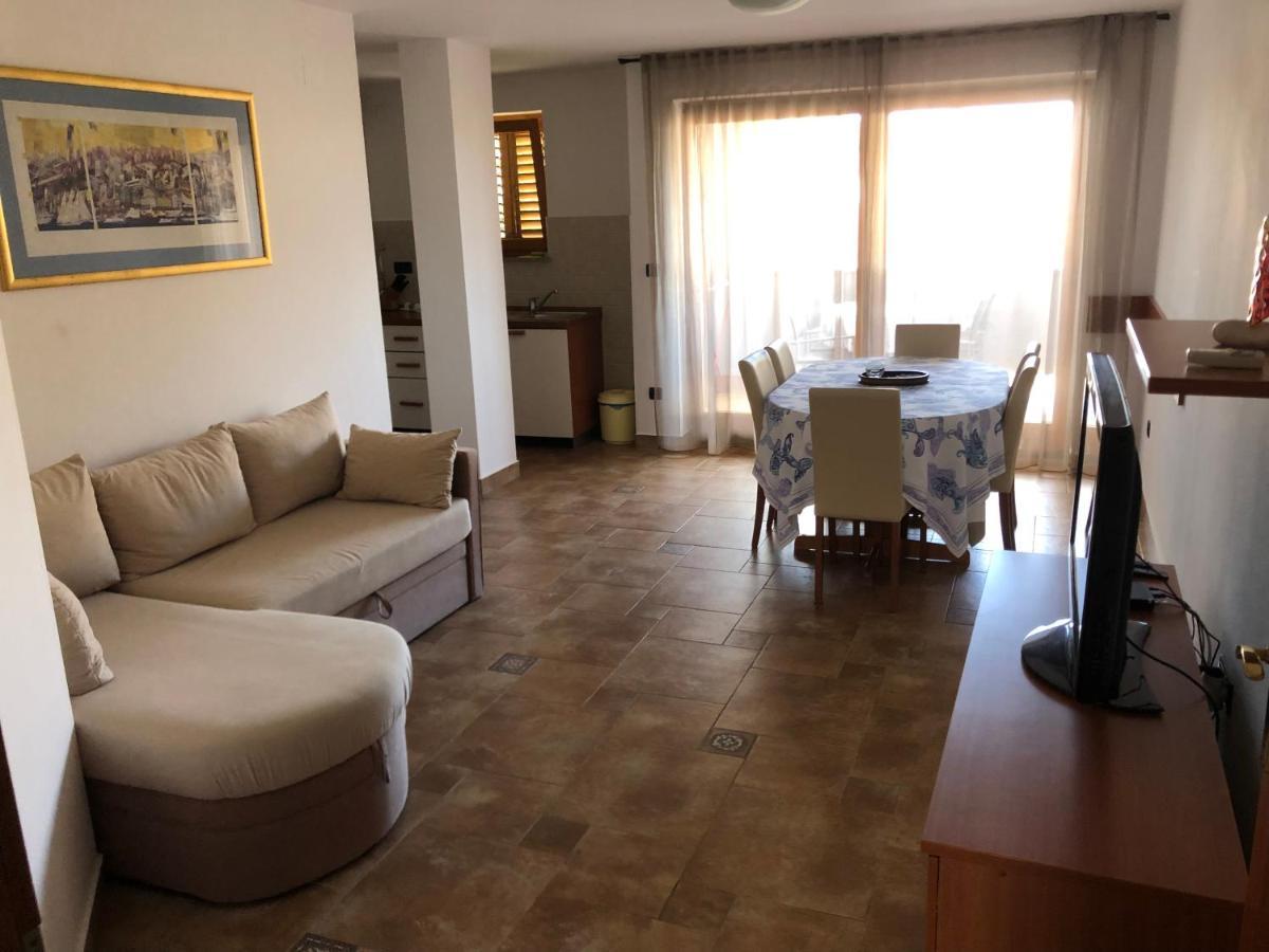 Apartments Smiljanic Tribunj  Bagian luar foto