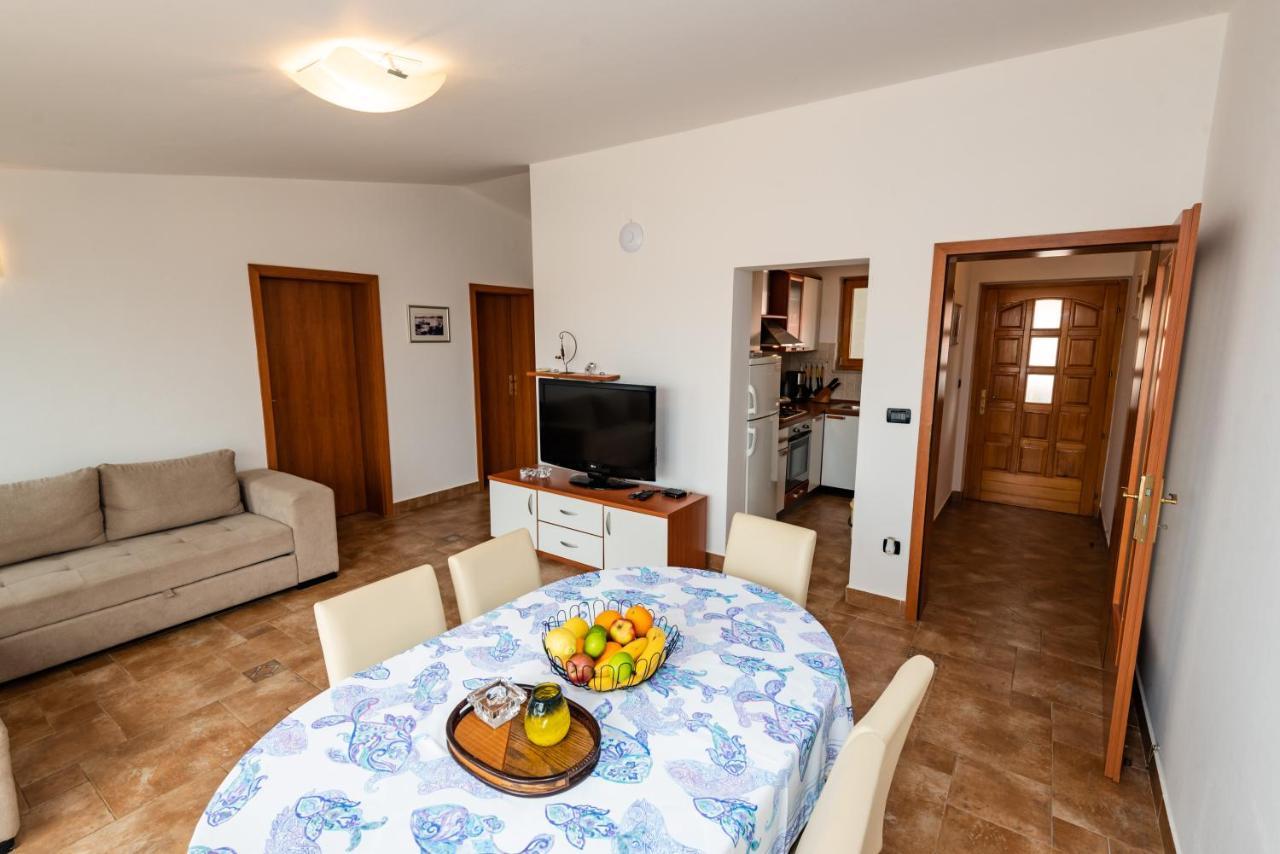 Apartments Smiljanic Tribunj  Bagian luar foto