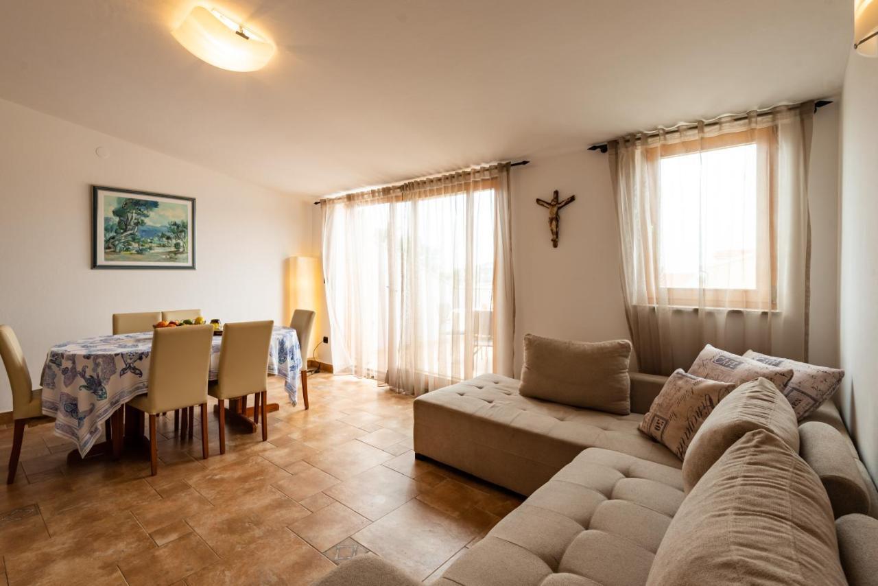 Apartments Smiljanic Tribunj  Bagian luar foto