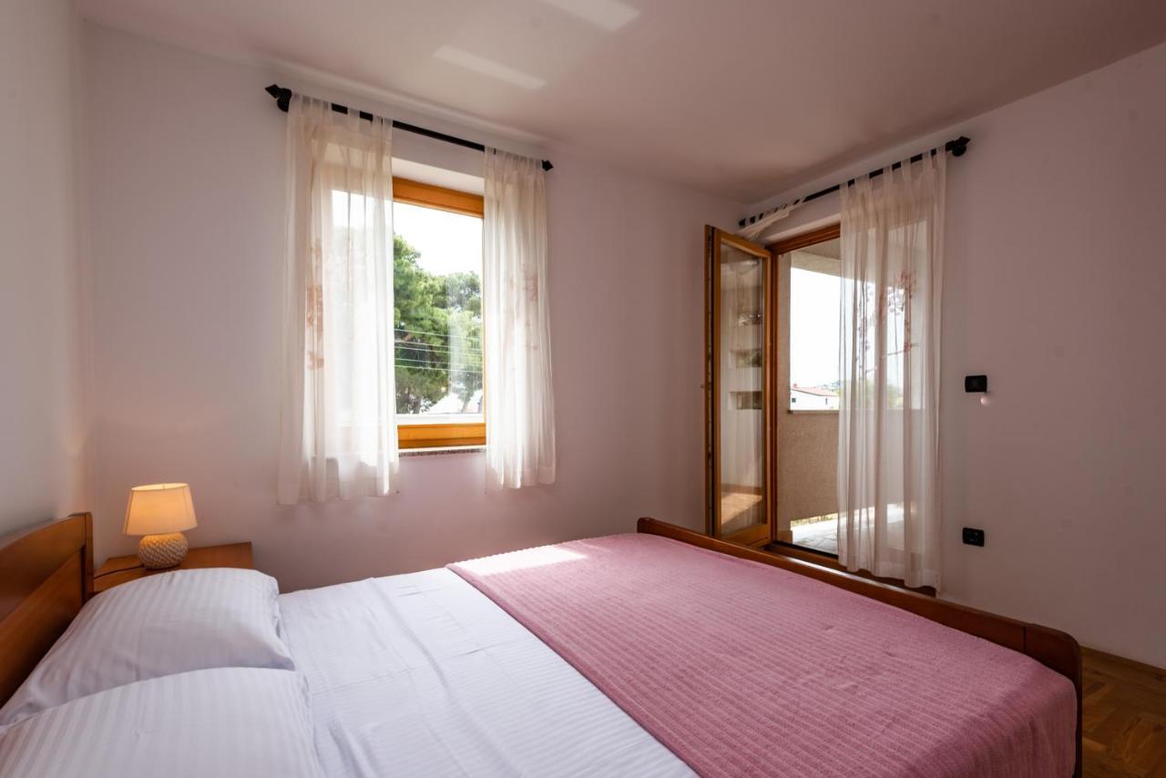 Apartments Smiljanic Tribunj  Bagian luar foto
