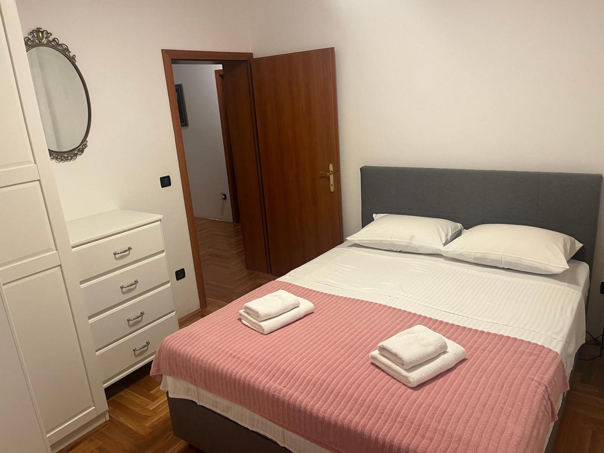 Apartments Smiljanic Tribunj  Bagian luar foto