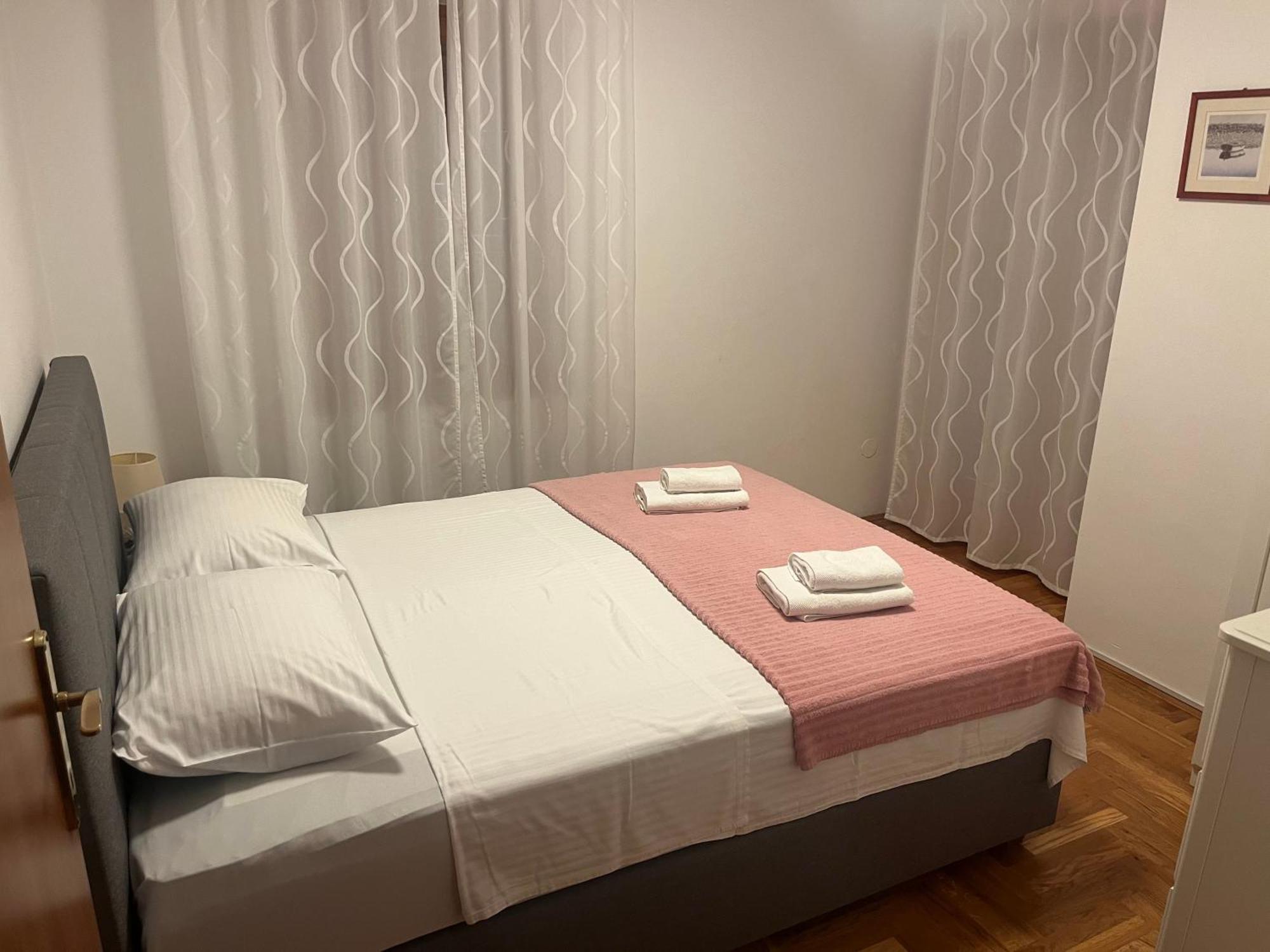 Apartments Smiljanic Tribunj  Bagian luar foto