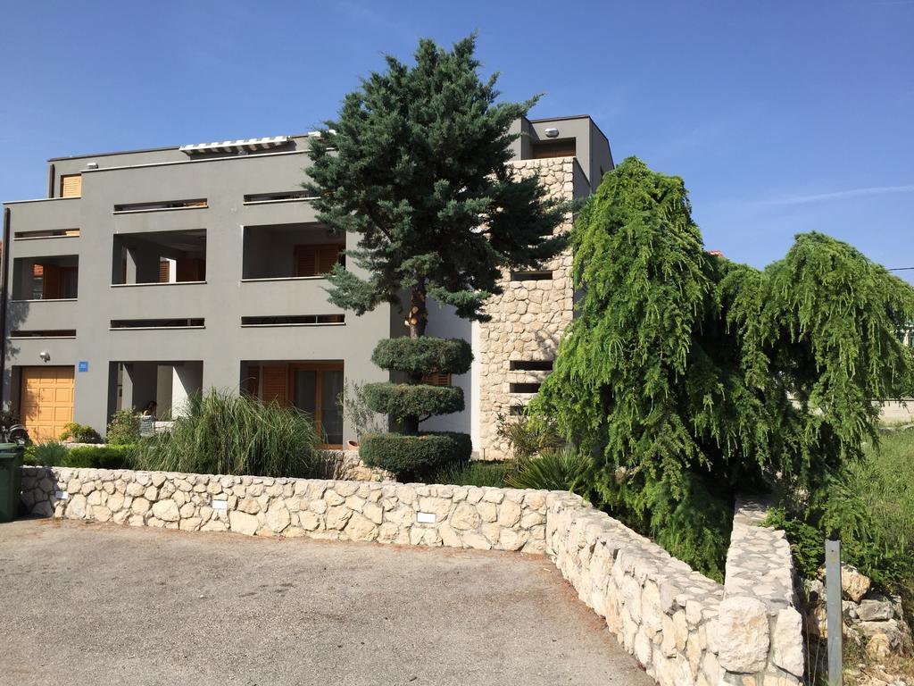 Apartments Smiljanic Tribunj  Ruang foto